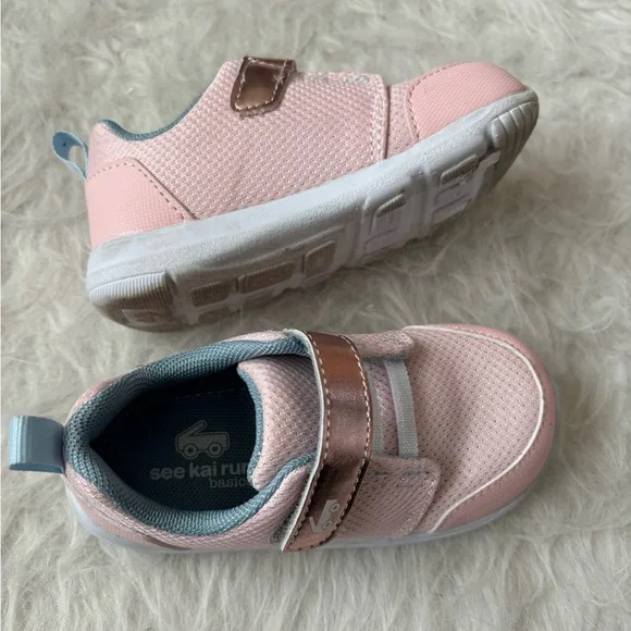 See Kai Run Pink and Metallic Lightweight Toddler Sneakers - Picture 3 of 4